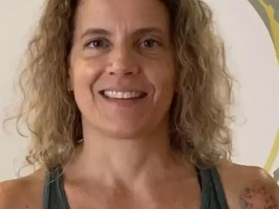 Christine LaMonica,
健康与保健, 瑜伽, 健康与保健, 健康与保健
Expert at 带 30 多个课程的免费大师班采样器
